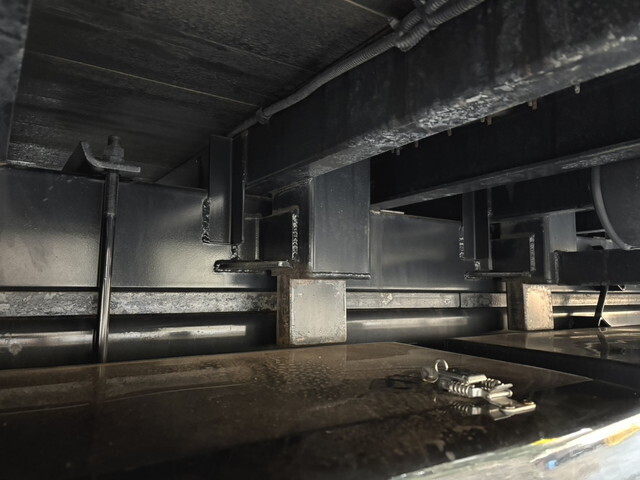 いすゞギガアルミブロック大型（10t）[写真20]