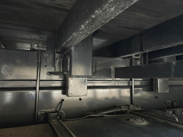 いすゞギガアルミブロック大型（10t）[写真21]