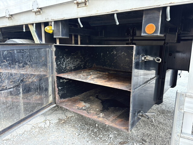 いすゞギガアルミブロック大型（10t）[写真23]