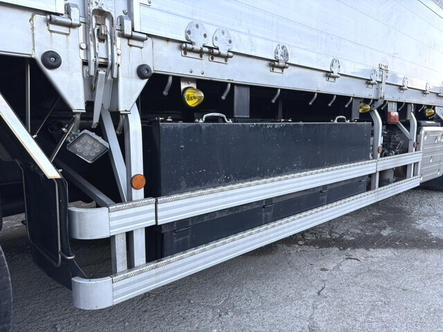 いすゞギガアルミブロック大型（10t）[写真29]