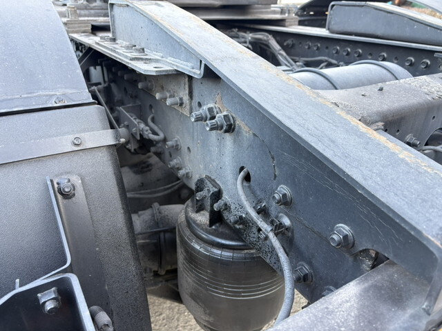 日野プロフィアトレーラーヘッド（トラクターヘッド）大型（10t）[写真13]