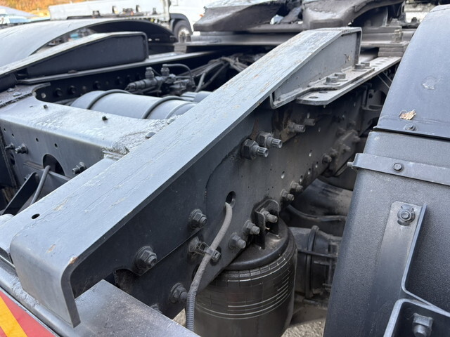 日野プロフィアトレーラーヘッド（トラクターヘッド）大型（10t）[写真14]