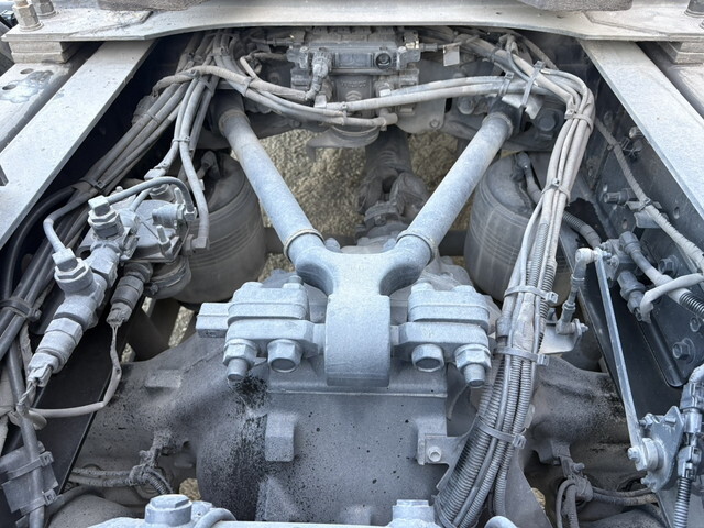 日野プロフィアトレーラーヘッド（トラクターヘッド）大型（10t）[写真15]