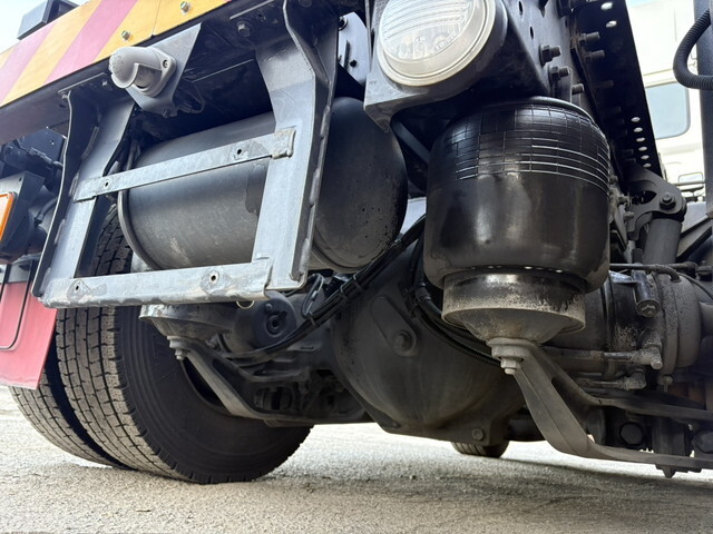 日野プロフィアトレーラーヘッド（トラクターヘッド）大型（10t）[写真17]