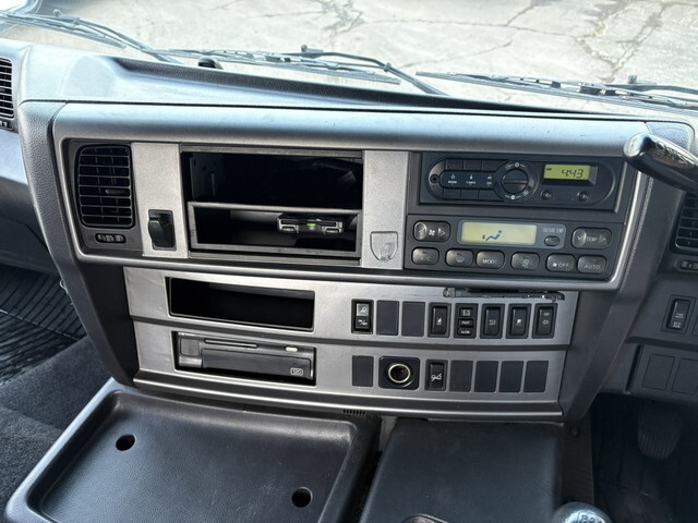 日野プロフィアトレーラーヘッド（トラクターヘッド）大型（10t）[写真23]