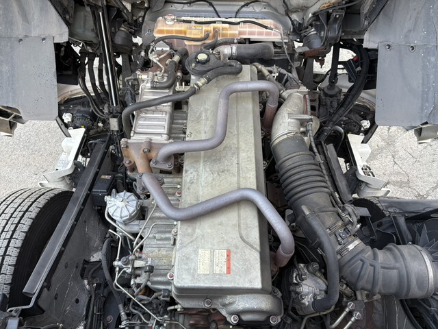 日野プロフィアトレーラーヘッド（トラクターヘッド）大型（10t）[写真28]