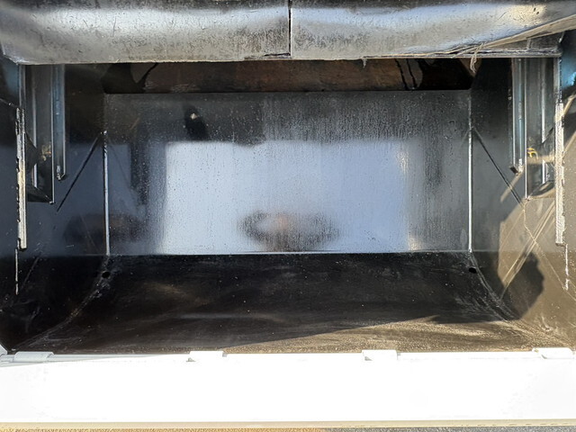 いすゞエルフパッカー車（塵芥車）小型（2t・3t）[写真11]