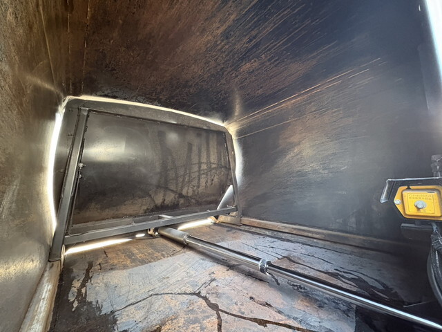 いすゞエルフパッカー車（塵芥車）小型（2t・3t）[写真16]