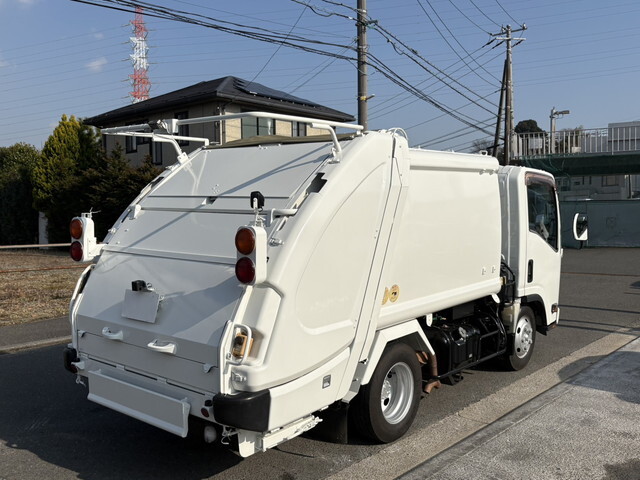 いすゞエルフパッカー車（塵芥車）小型（2t・3t）[写真04]