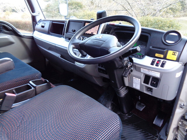 三菱ふそうキャンターセーフティローダー小型（2t・3t）[写真26]