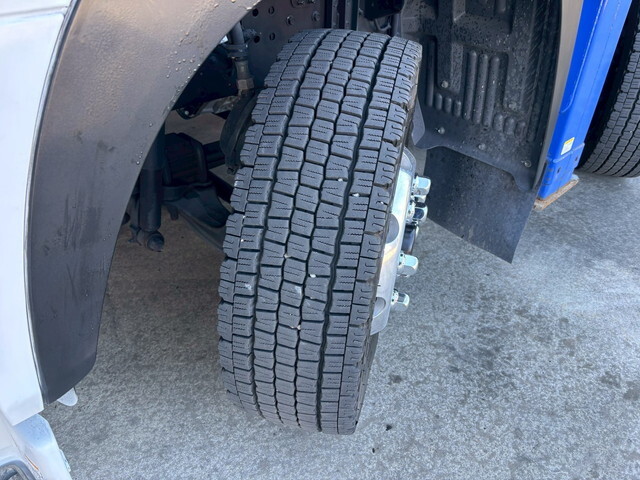 日野プロフィアセルフクレーン4段大型（10t）[写真15]