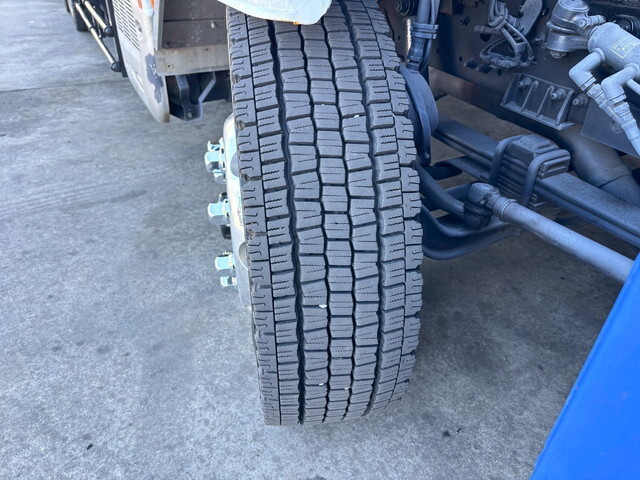 日野プロフィアセルフクレーン4段大型（10t）[写真25]