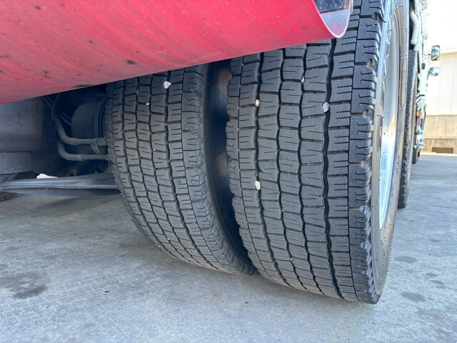 日野プロフィアセルフクレーン4段大型（10t）[写真30]