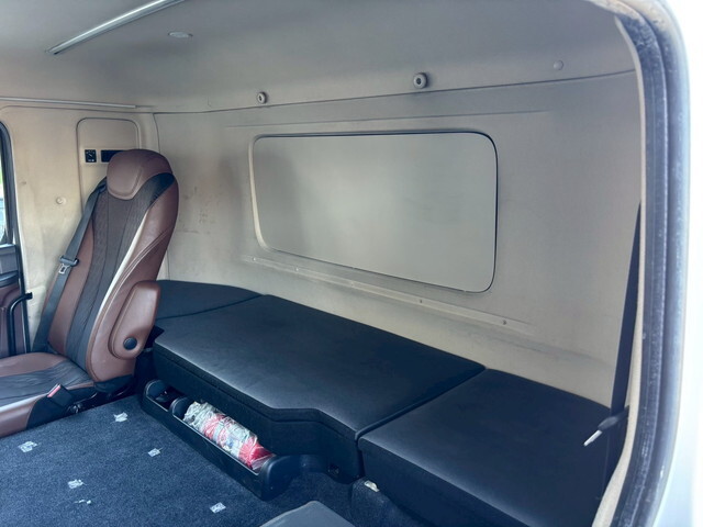 日野プロフィアセルフクレーン4段大型（10t）[写真32]