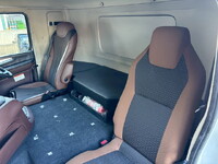 日野プロフィアセルフクレーン4段大型（10t）[写真34]