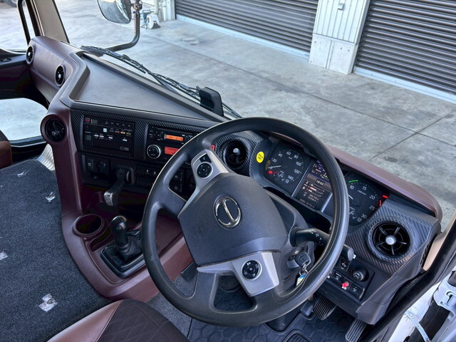 日野プロフィアセルフクレーン4段大型（10t）[写真36]