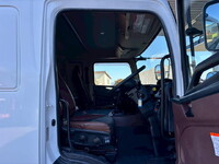 日野プロフィアセルフクレーン4段大型（10t）[写真40]