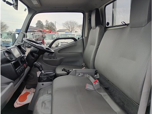 トヨタトヨエース平ボディ小型（2t・3t）[写真19]