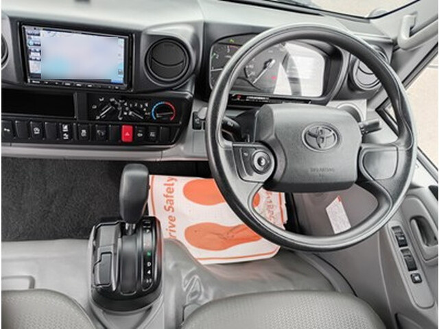 トヨタトヨエース平ボディ小型（2t・3t）[写真20]