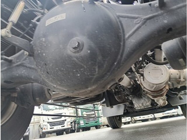 三菱ふそうファイターコンテナ専用車増トン（6t・8t）[写真12]