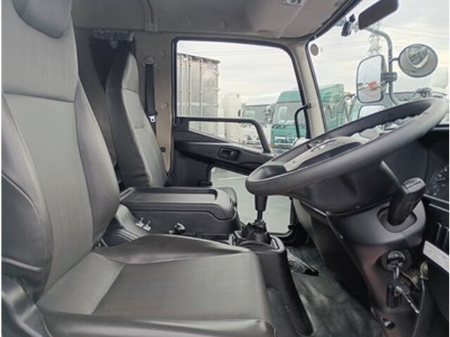 三菱ふそうファイターコンテナ専用車増トン（6t・8t）[写真20]