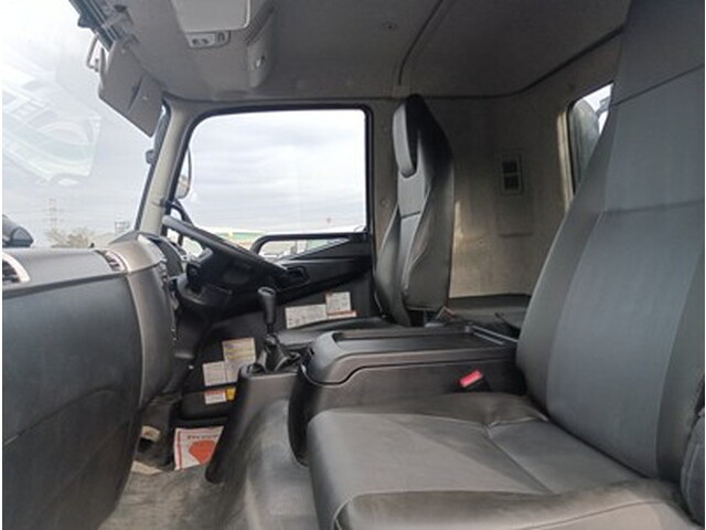 三菱ふそうファイターコンテナ専用車増トン（6t・8t）[写真21]