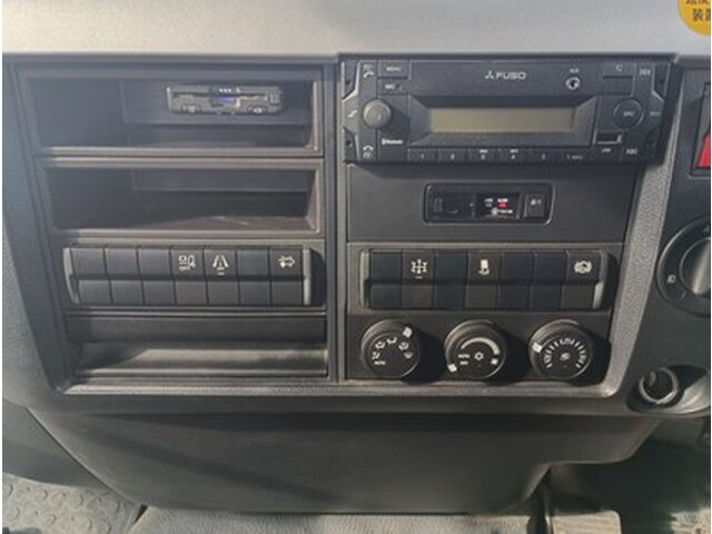 三菱ふそうファイターコンテナ専用車増トン（6t・8t）[写真24]