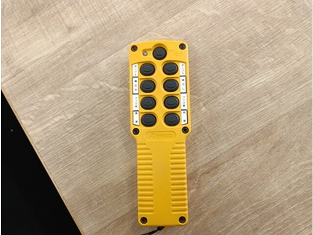 三菱ふそうファイターコンテナ専用車増トン（6t・8t）[写真30]