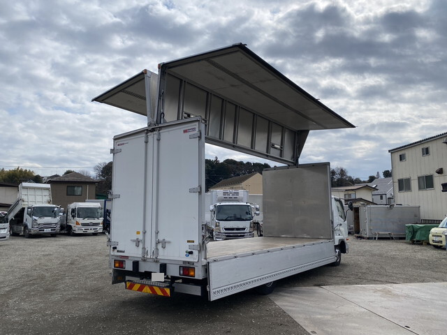 三菱ふそうファイターアルミウイング中型（4t）[写真11]