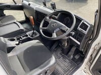 三菱ふそうファイターアルミウイング中型（4t）[写真23]