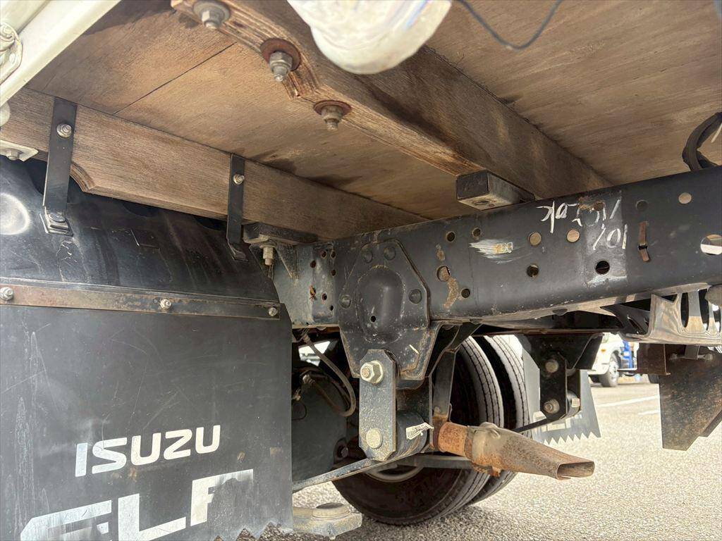 いすゞエルフクレーン4段小型（2t・3t）[写真13]