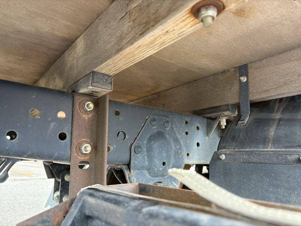 いすゞエルフクレーン4段小型（2t・3t）[写真14]