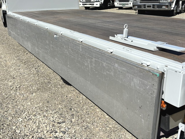 いすゞフォワードアルミブロック中型（4t）[写真10]