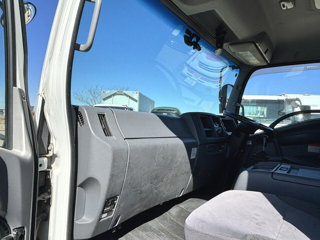 いすゞフォワードアルミブロック中型（4t）[写真38]