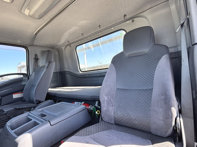 いすゞフォワードアルミブロック中型（4t）[写真39]