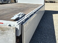 いすゞフォワードアルミブロック中型（4t）[写真10]