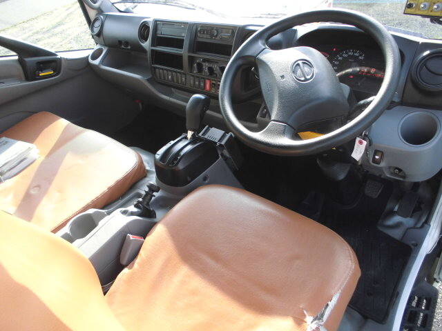 日野デュトロパッカー車（塵芥車）小型（2t・3t）[写真25]