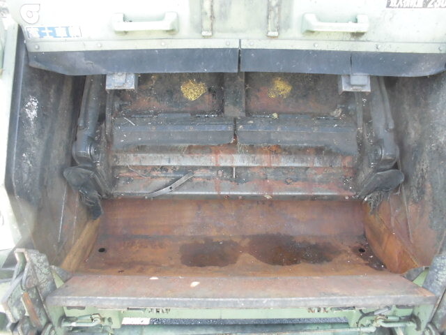 いすゞエルフパッカー車（塵芥車）小型（2t・3t）[写真04]