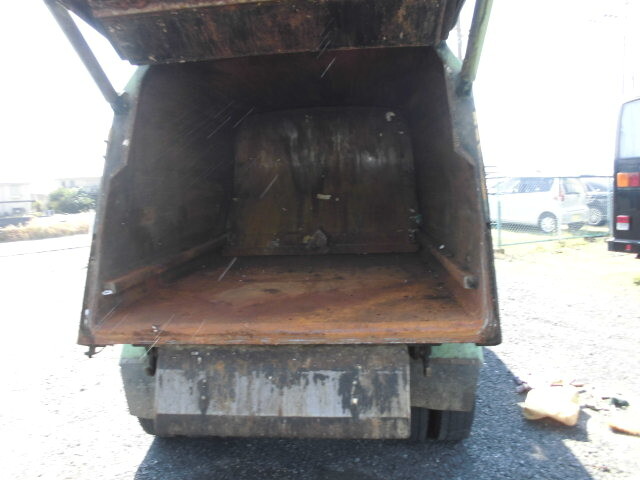 いすゞエルフパッカー車（塵芥車）小型（2t・3t）[写真09]