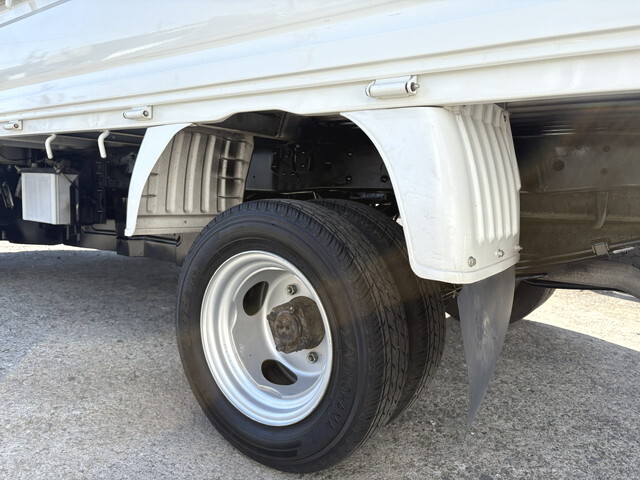 日産バネット平ボディ小型（2t・3t）[写真13]