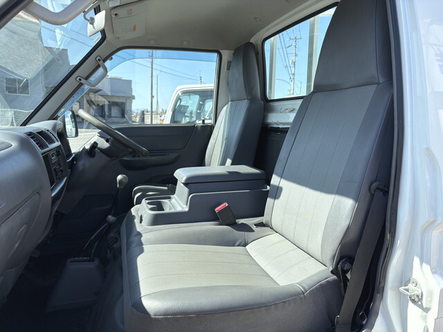 日産バネット平ボディ小型（2t・3t）[写真08]