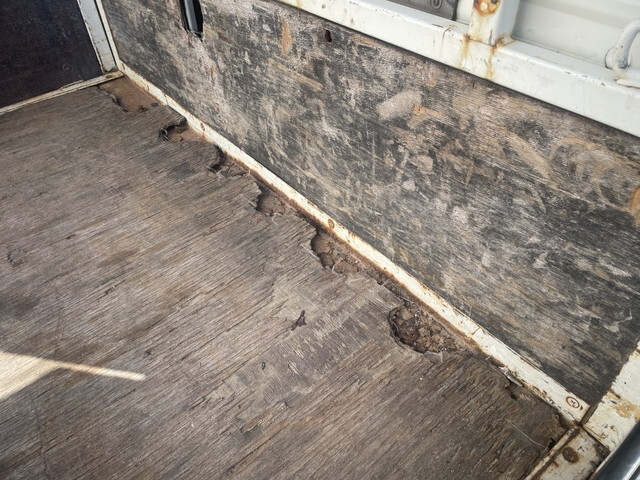 いすゞエルフ平ボディ小型（2t・3t）[写真11]