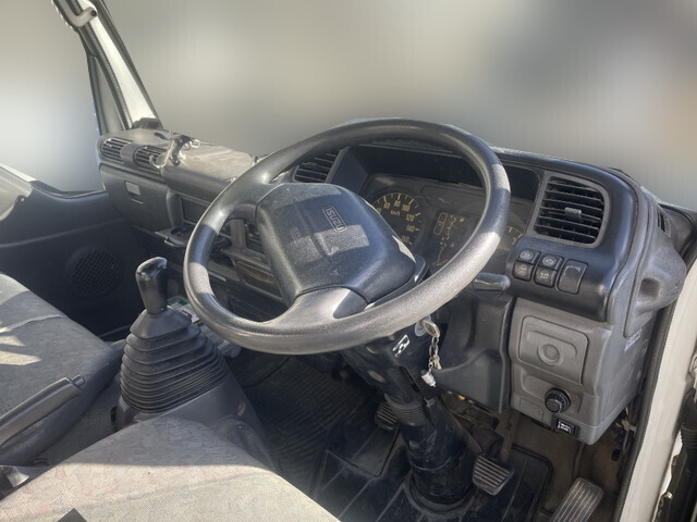 いすゞエルフ平ボディ小型（2t・3t）[写真23]