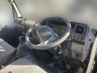 いすゞエルフ平ボディ小型（2t・3t）[写真24]