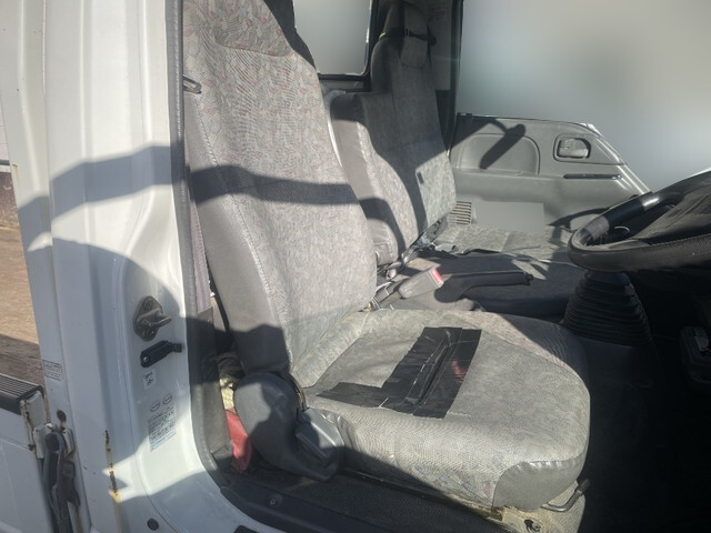 いすゞエルフ平ボディ小型（2t・3t）[写真26]