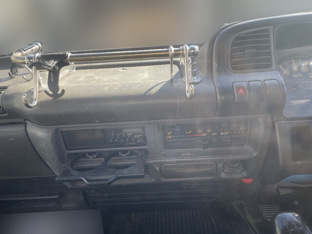 いすゞエルフ平ボディ小型（2t・3t）[写真30]