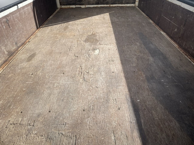 いすゞエルフ平ボディ小型（2t・3t）[写真09]