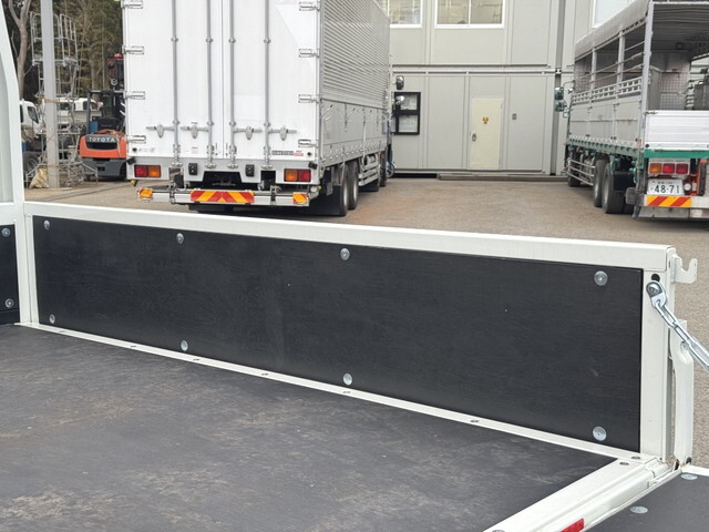 三菱ふそうキャンターダブルキャブ（Wキャブ）小型（2t・3t）[写真11]