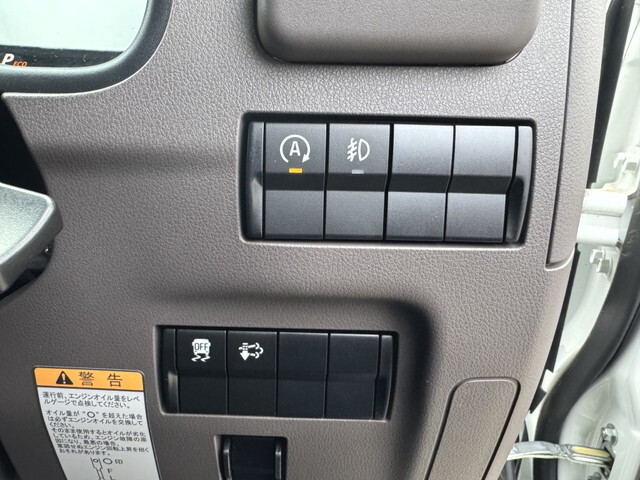 三菱ふそうキャンターダブルキャブ（Wキャブ）小型（2t・3t）[写真27]