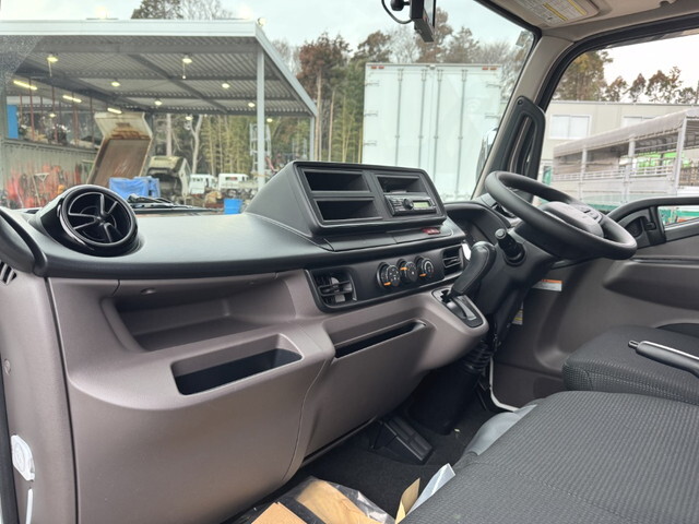 三菱ふそうキャンターダブルキャブ（Wキャブ）小型（2t・3t）[写真36]